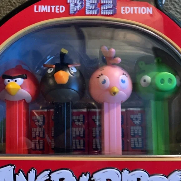 NIP Limited Edition Pez Angry Birds dispensers and candy in tin. - Picture 3 of 9